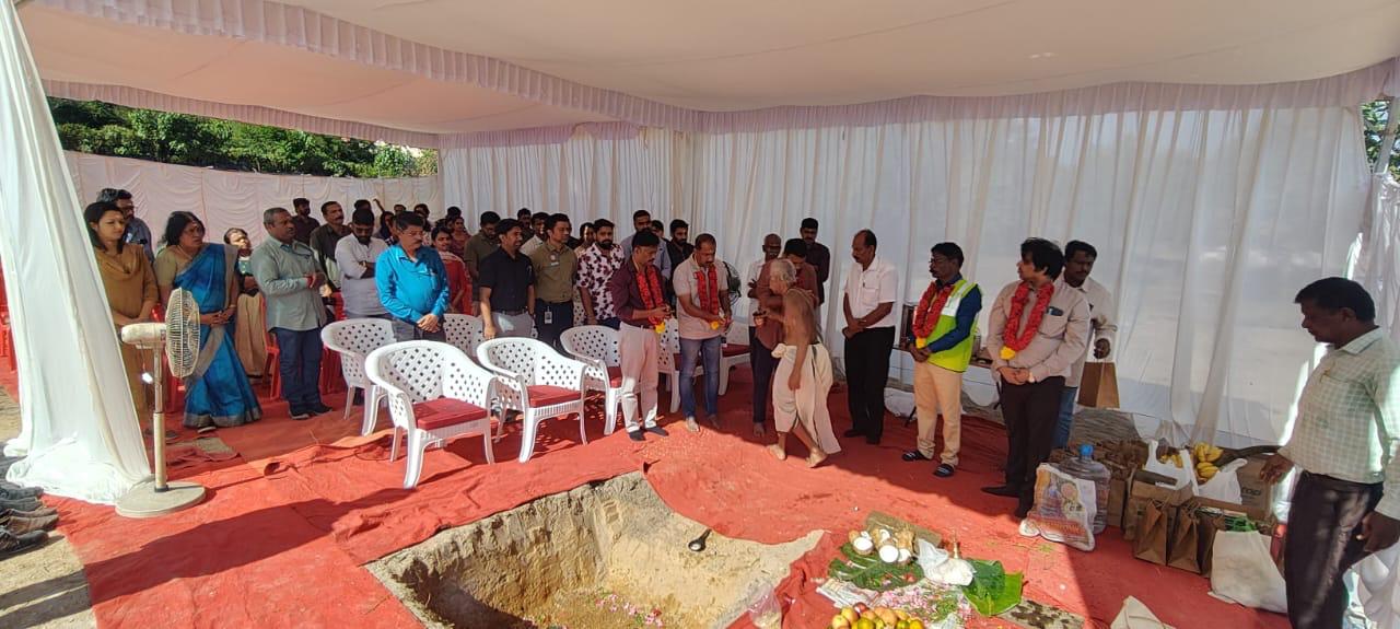 Technopark CEO Col Sanjeev Nair (Retd), senior officials, and CCCL team members take part in the pooja during the groundbreaking ceremony of the “QUAD” Project