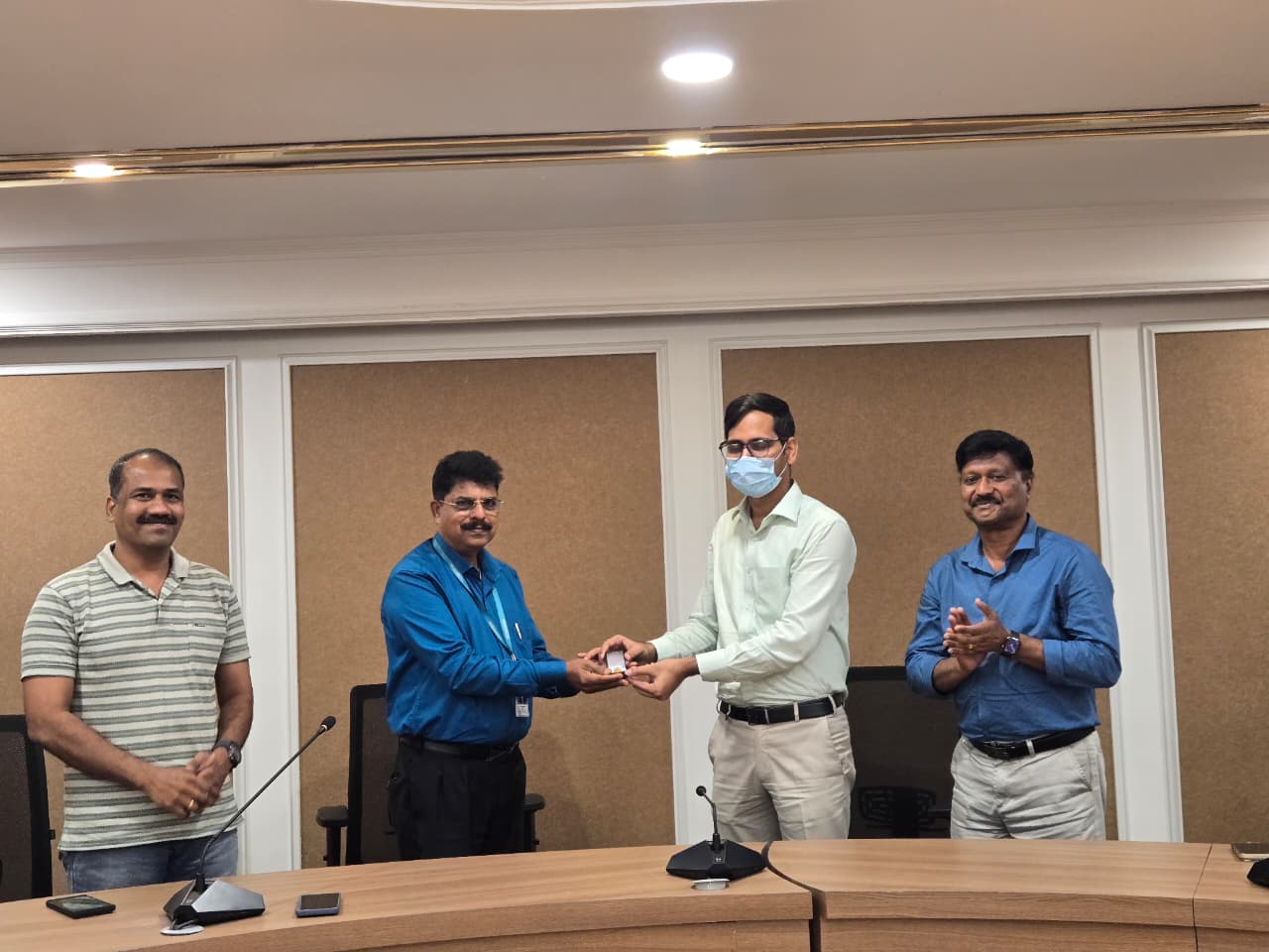 Mr. Madhu Janardhanan Recieving Gift from Shri. Sandip Kumar IAS (CEO )of Technopark